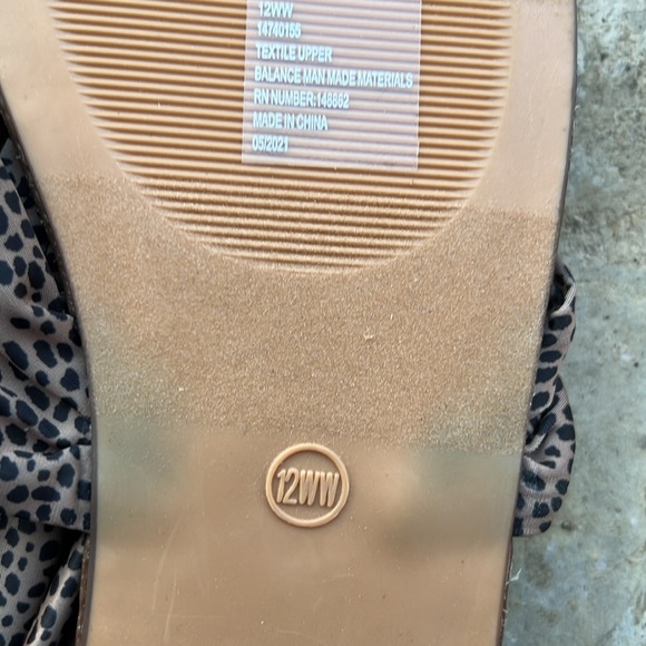 Torrid women T- Strap summer sandals size 12 NWT - Picture 4 of 4